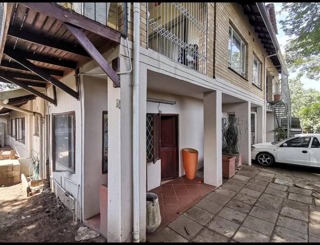 3 BEDROOM PROPERTY TO RENT IN CAVERSHAM GLEN